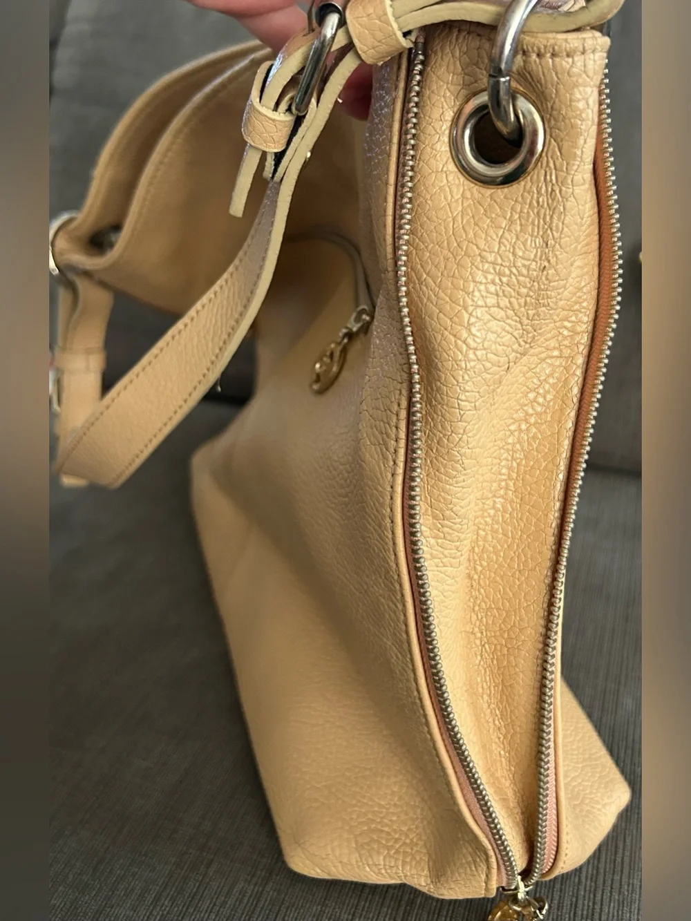 LIE TON Italy Beige Pebble Leather Slouchy Hobo Shoulder Bag Convertible
